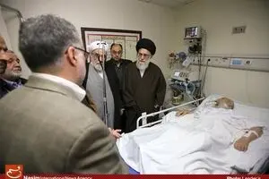 عیادت رهبر معظم انقلاب از آیت‌الله موسوی‌ اردبیلی