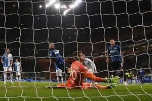 اینتر در یک بازی پرحاشیه از سد فیورنتینا گذشت