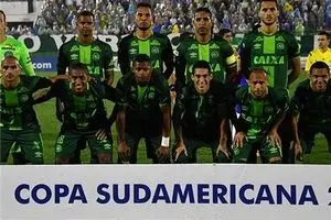 سقوط هواپیمای حامل فوتبالیست‌های آمریکای جنوبی