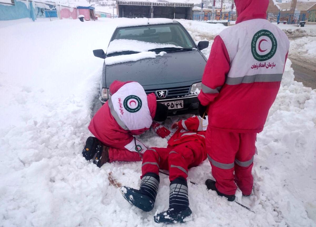 امدادرسانی به ۵۸۰۰ حادثه دیده در برف و کولاک مازندران