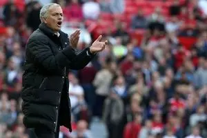 مورینیو: عملکرد بسیار مقتدرانه‌ای داشتیم/ باید با کسب یک جام به باشگاه کمک کنیم