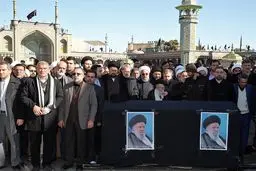 روحانی و لاریجانی در مراسم تشییع پیکر آیت‌الله موسوی اردبیلی حضور یافتند/ مراسم نماز با حضور روسای جمهور و مجلس