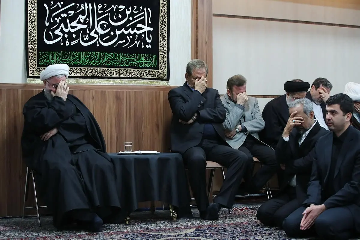 مراسم سوگواری رحلت پیامبر (ص) و شهادت امام حسن و امام رضا (ع) با حضور روحانی و اعضای هیات دولت برگزار شد