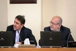 حمله تند روزنامه شرق به نعمت‌زاده و انداختن فاجعه تصادف قطارها بر سر وزیر صنعت