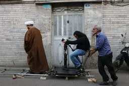 هنگام ساخت مستند درباره آیت‌الله مجتهدی به طلبگی علاقمند شدیم
