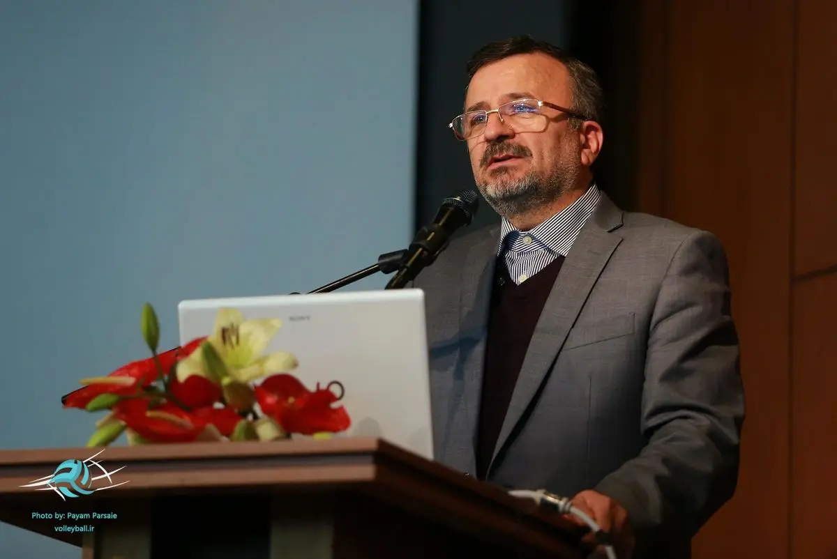 داورزنی: سرمربی جدید تیم ملی باید برنامه چهار ساله داشته و به زبان انگلیسی مسلط باشد