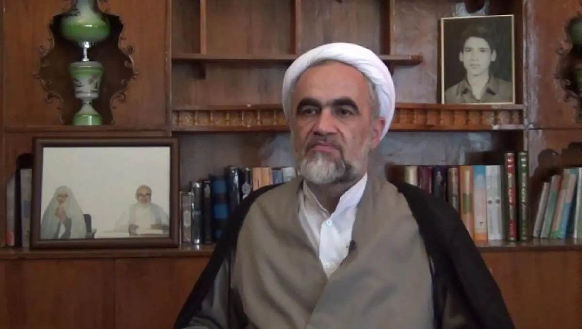 احمد منتظری به حبس و خلع لباس محکوم شد