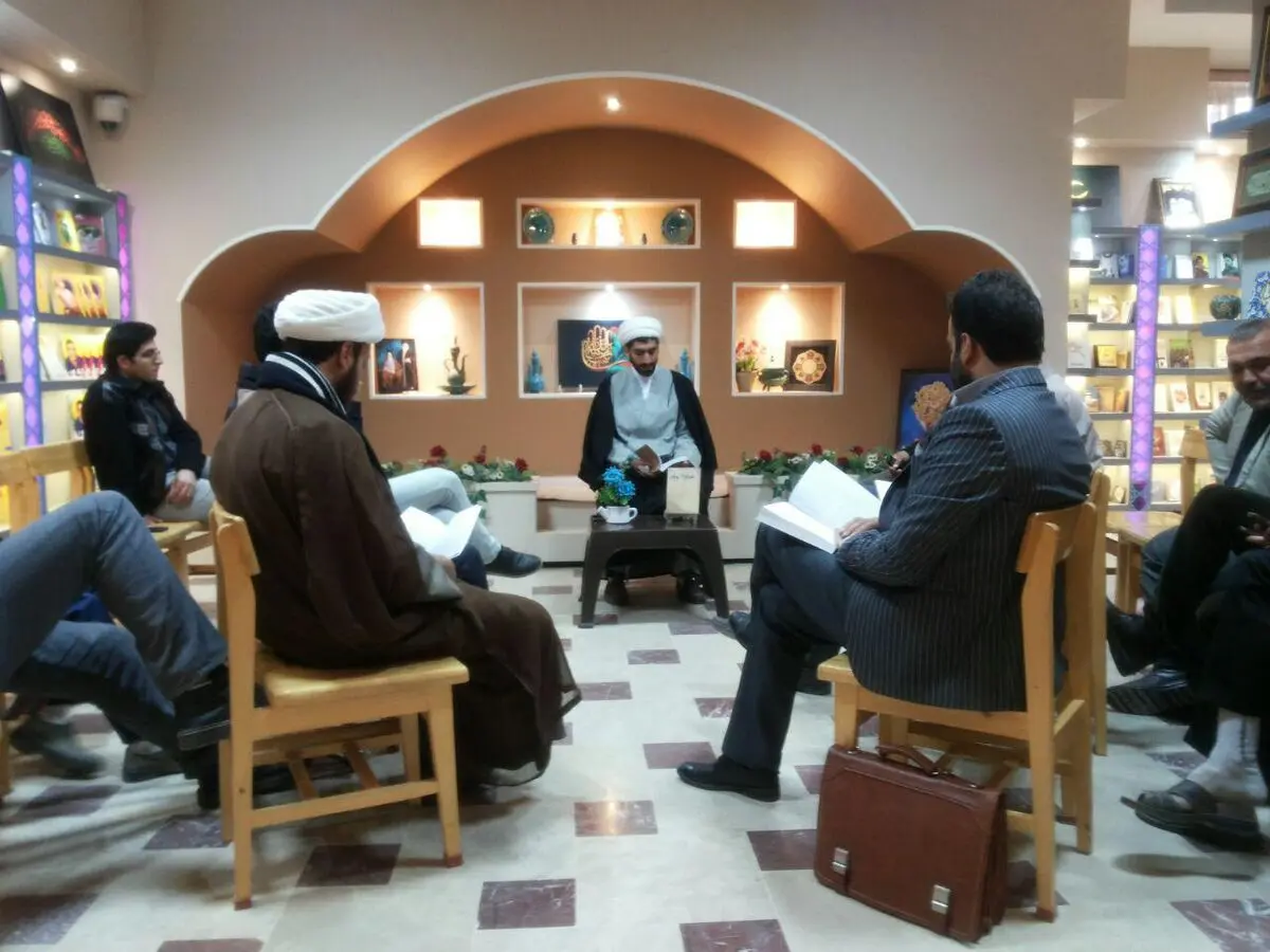 "انسان ۲۵۰ ساله" تصویر جامع سیره سیاسی ائمه اطهار است