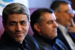 طیب‌نیا: بیشتر حقوق‌های نجومی براساس آیین‌نامه‌ و مقررات بوده / دلار ۳۹۴۰ تومانی طبیعی است!