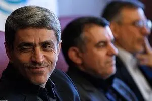 طیب‌نیا: بیشتر حقوق‌های نجومی براساس آیین‌نامه‌ و مقررات بوده / دلار ۳۹۴۰ تومانی طبیعی است!