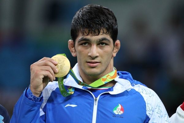 حسن یزدانی مدال طلای المپیک ۲۰۱۶ ریو خود را به آستان قدس رضوی اهداء می‌کند