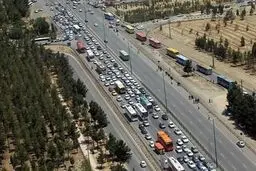 وزش باد شدید و ترافیک نیمه‌سنگین در جاده‌های کشور
