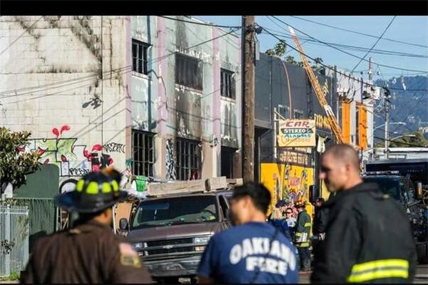 تلفات آتش‌سوزی گسترده در مهمانی شبانه اوکلند به ۳۳ نفر افزایش یافت