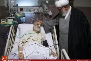عیادت رئیس دفتر مقام معظم رهبری از حجت‌الاسلام قرائتی