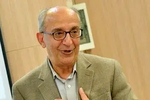 هادی زنوز: قیمت نفت در بودجه سال ۹۶ خوش‌بینانه است/ افزایش بودجه عمرانی ژست سیاسی دولت است