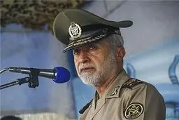 فرمانده کل ارتش بر افزایش توان عملیاتی جنگنده‌های نیروی هوایی تاکید کرد