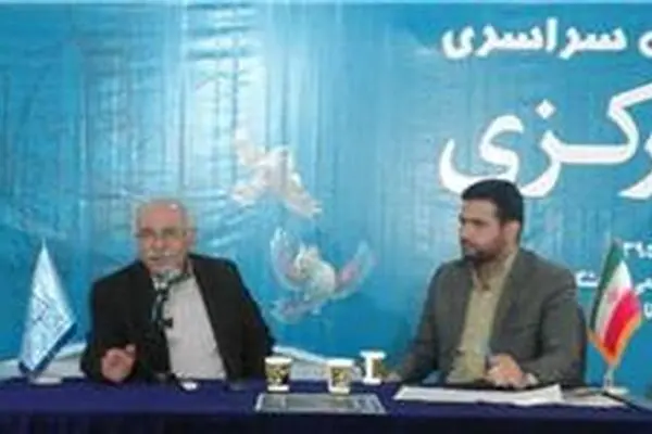 اشعار فاخر باید حمایت شود