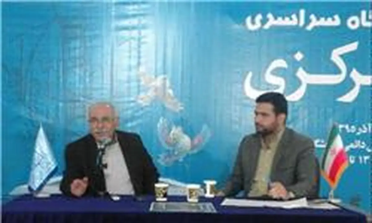 اشعار فاخر باید حمایت شود