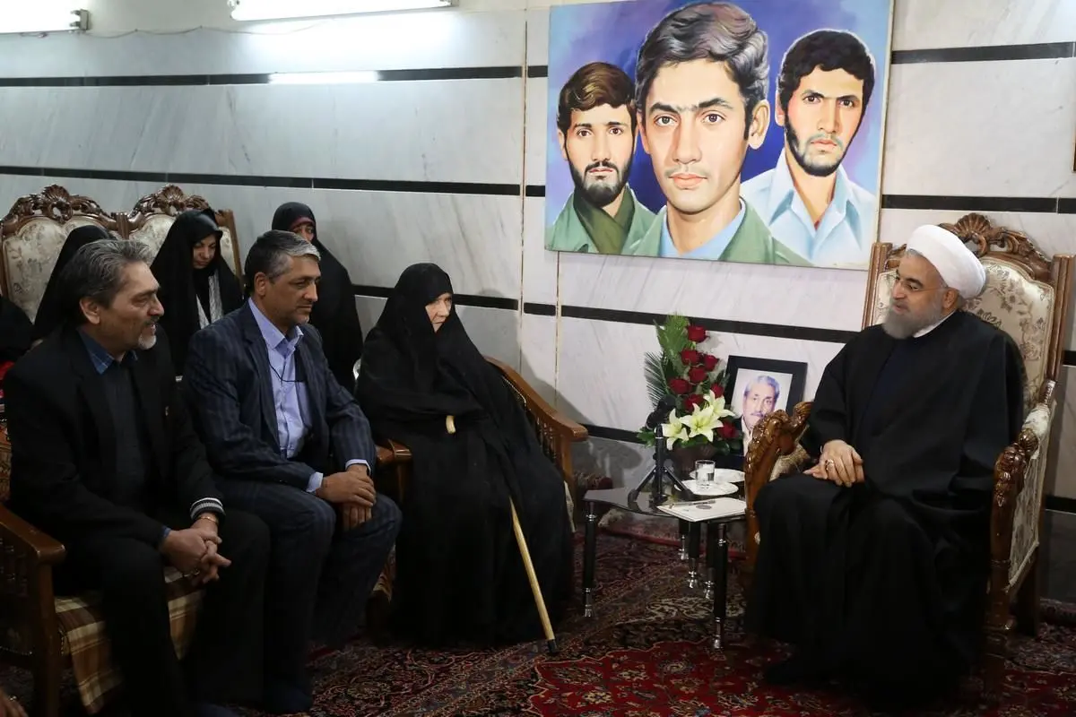 عزت امروز کشور مرهون ایثار و فداکاری شهدا و خانواده آنان است