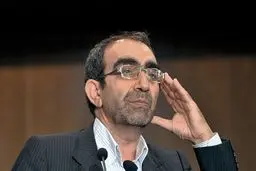 عباس شاکری: دلار در چند روز ۶۰۰ تومان گران شد، آنوقت دولت روحانی به فکر اقدامات بی‌خاصیت است!/ نه حذف صفر و نه تغییر ریال به تومان تاثیری بر اقتصاد ندارد