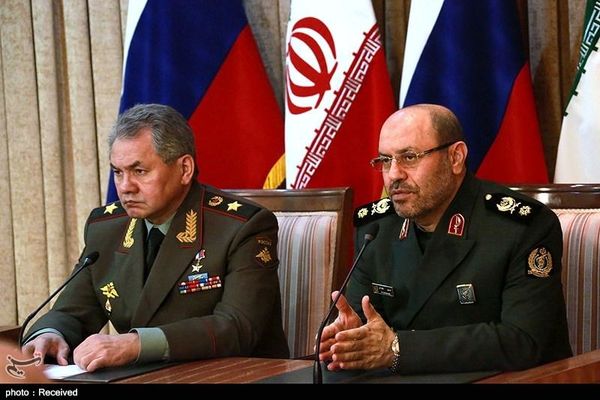 وزرای دفاع ایران و روسیه تلفنی درباره حلب گفتگو کردند