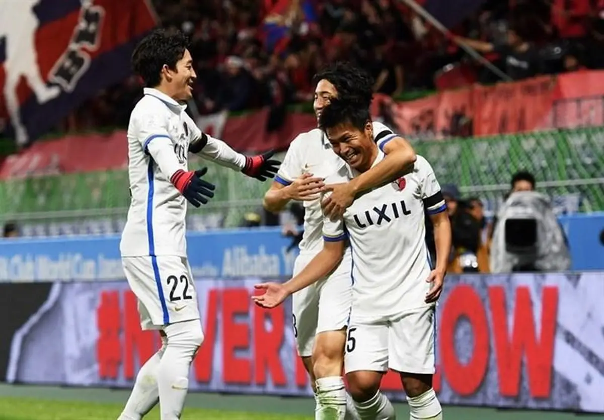 ناپولی، کالیاری را در خانه‌اش گلباران کرد