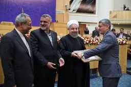 روحانی از نوبخت، طیب‌نیا و سیف تقدیر کرد