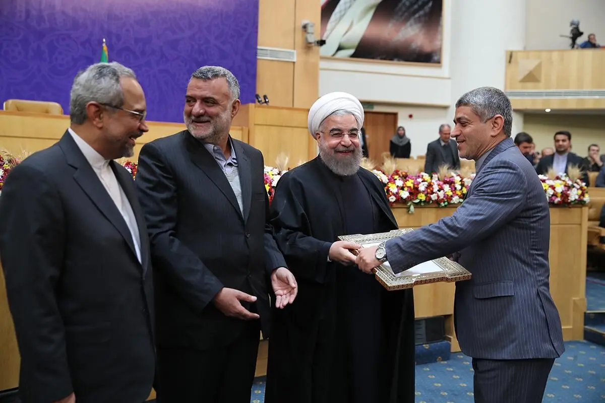 روحانی از نوبخت، طیب‌نیا و سیف تقدیر کرد