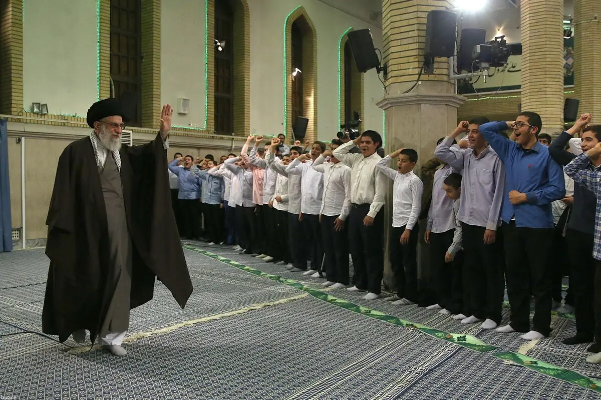 مراسم جشن تکلیف دانش‌آموزان با حضور رهبر انقلاب برگزار شد