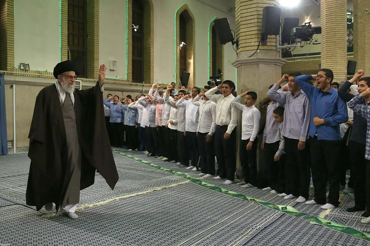 مراسم جشن تکلیف دانش‌آموزان با حضور رهبر انقلاب برگزار شد