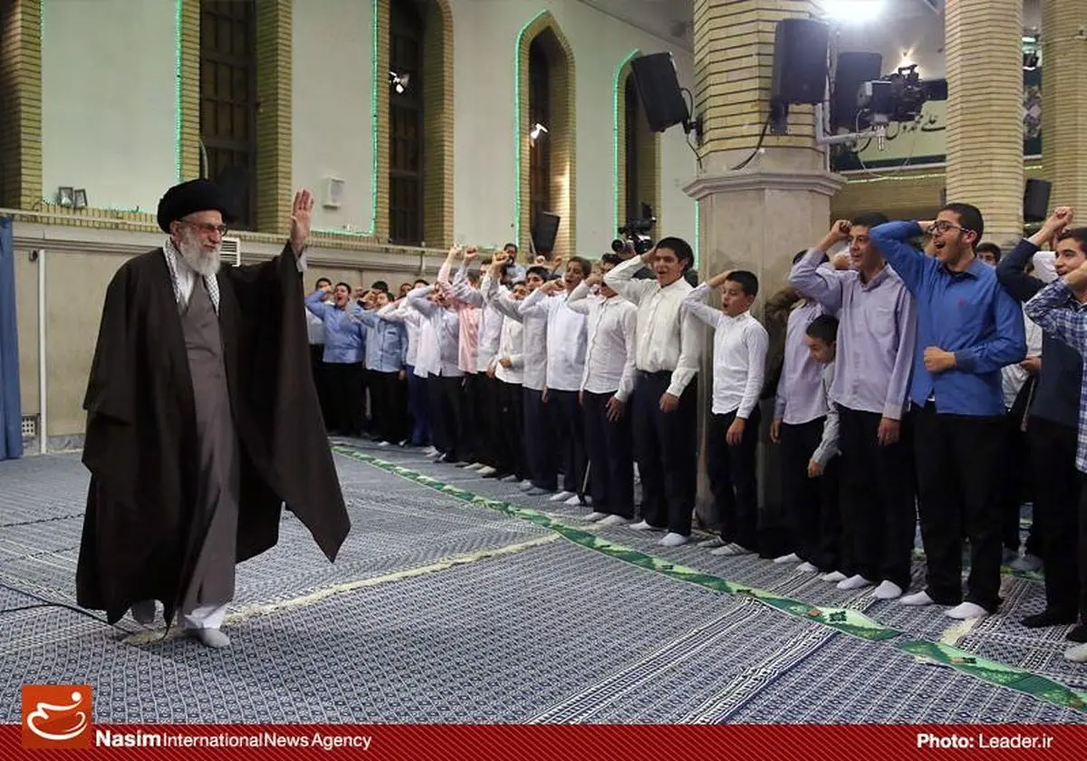 مراسم جشن تکلیف دانش‌آموزان با حضور رهبر معظم انقلاب