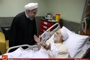 عیادت رئیس‌جمهور از حجت‌الاسلام قرائتی