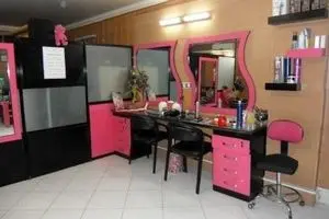 قاچاق دختران و عمل جراحی در ۱۰هزار آرایشگاه غیرمجاز زنانه!