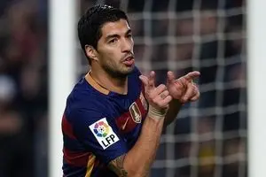 سوارز قرارداد خود را با بارسلونا تمدید کرد+عکس