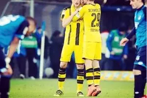توقف دورتموند ۱۰ نفره برابر هوفنهایم
