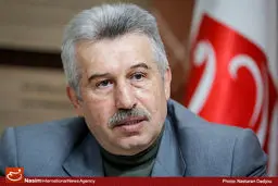 یک اقتصاددان: تا زمانی که خانواده‌ها فرزند بیکار دارند، رشد ۷.۴ درصدی را باور نمی‌کنند!