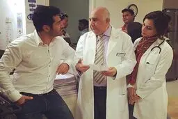 دیا میرزا و محمدرضا گلزار برای تماشای سلام بمبئی به پردیس ملت و تماشا می روند