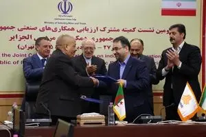 شراکت همزمان پژو با ایران خودرو و سایپا غیرقانونی است/ ایران خودرو و سایپا برای آب خوردن هم باید از پژو اجازه بگیرند