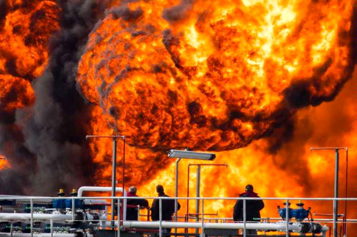 انفجار یک پالایشگاه نفت در حیفا