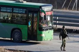 خروج ۲۰ اتوبوس حامل عناصر مسلح از شرق حلب