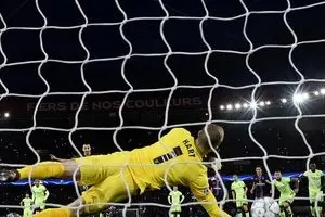 نیس قهرمان نیم‌فصل شد/ پاری‌سن‌ژرمن، لوریان را گل‌باران کرد