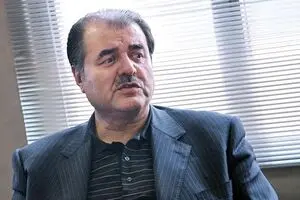 هنوز مشخص نیست چرا دلار از ۴۰۰۰ تومان هم عبور کرد/ احتمال گرانی بیشتر دلار در روزهای آینده