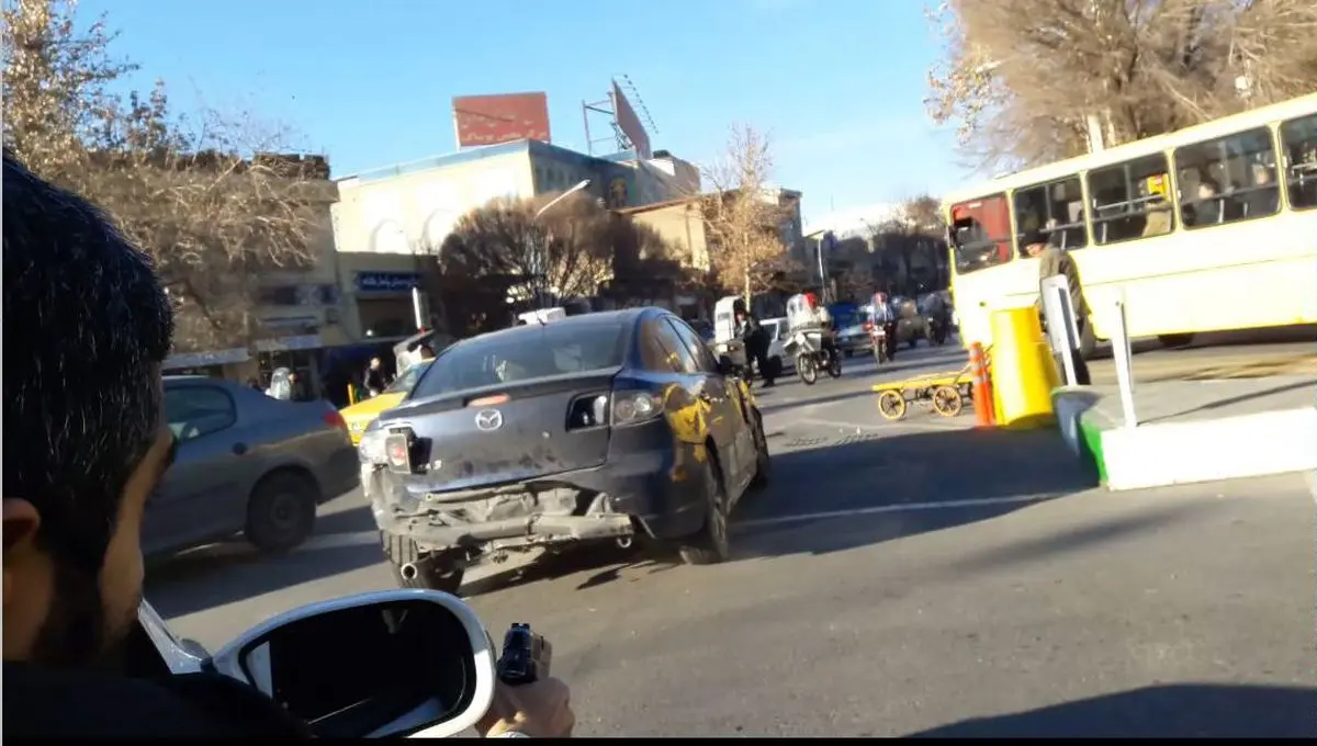 تعقیب و گریز پلیس با مزدا ۳ در بازار تهران +تصاویر