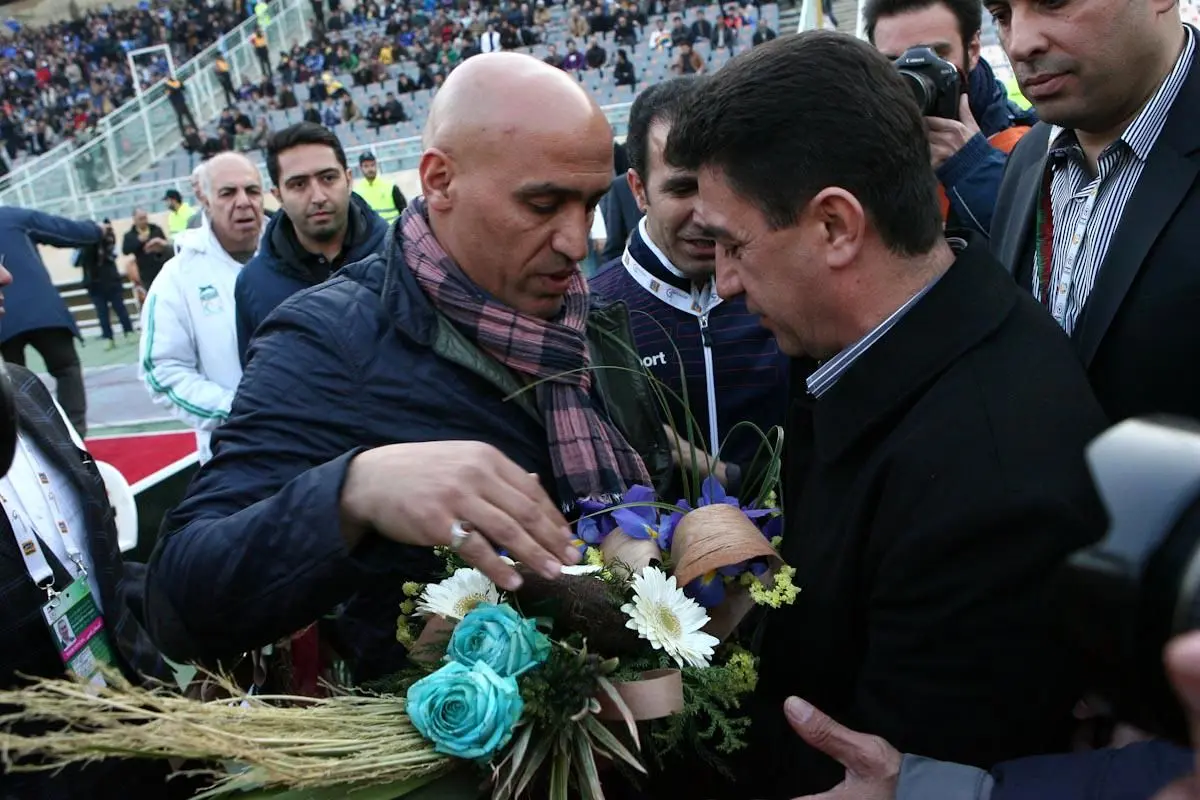 برخورد گرم منصوریان و قلعه‌نویی در زمین شماره ۲ آزادی