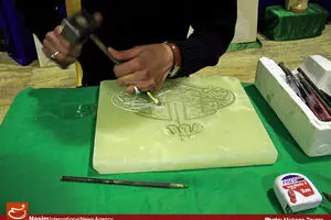 برگزاری نمایشگاه صنایع دستی در زیرگذر مترو تئاتر شهر