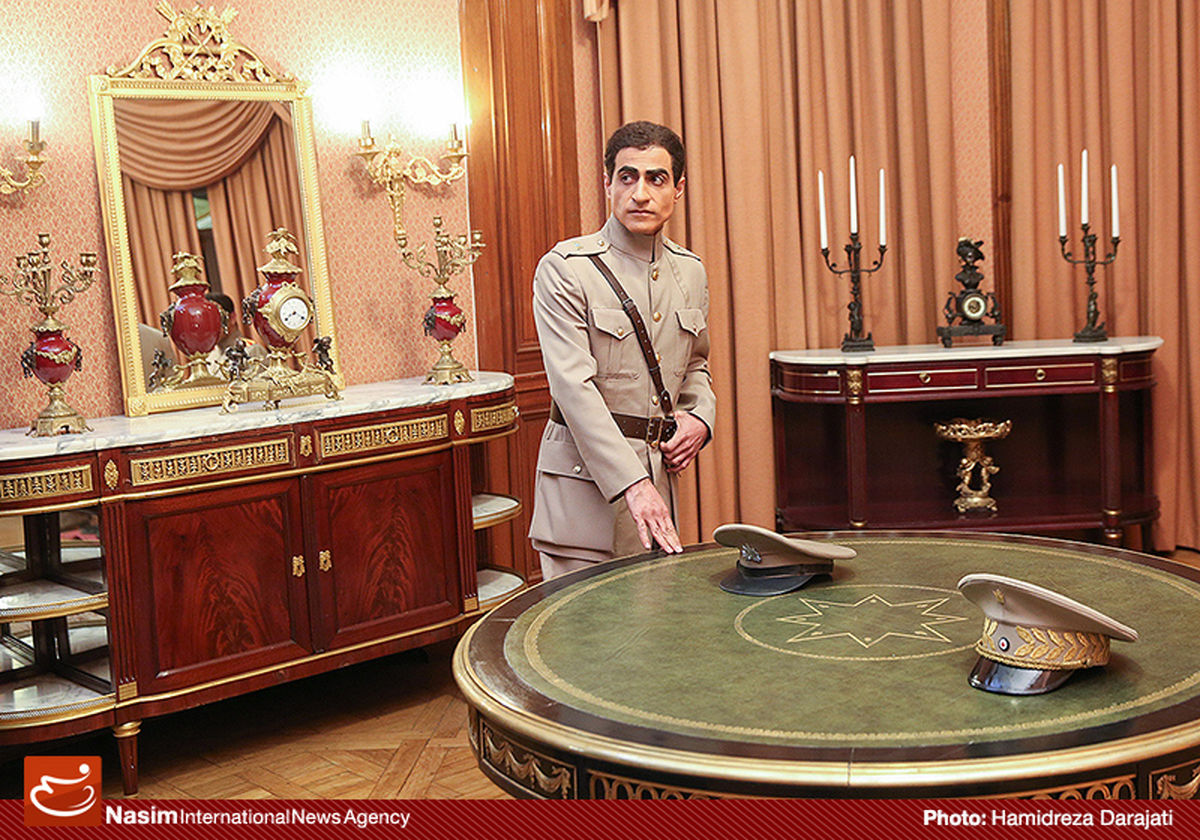 بازدید نوه امام خمینی(ره) از پشت صحنه سریال "معمای شاه"