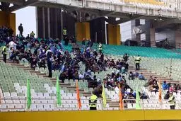 هوادار استقلال پس از گل تساوی برابر سپاهان ایست قلبی کرد و درگذشت