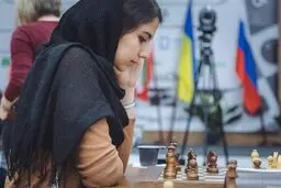 برتری خادم‌الشریعه برابر قهرمان سابق جهان