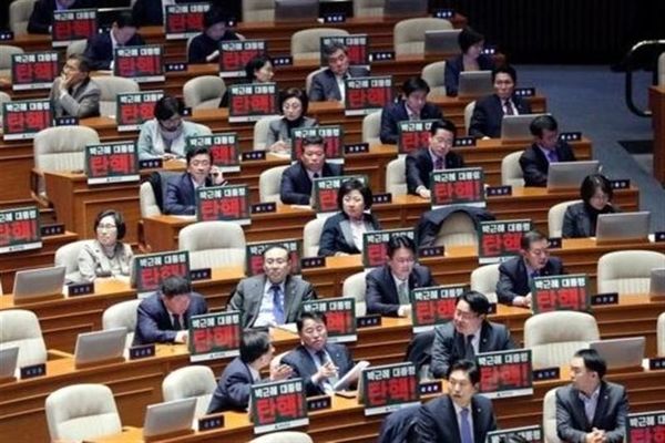 ۲۹ نماینده محافظه‌کار از پارلمان کره جنوبی استعفا کردند