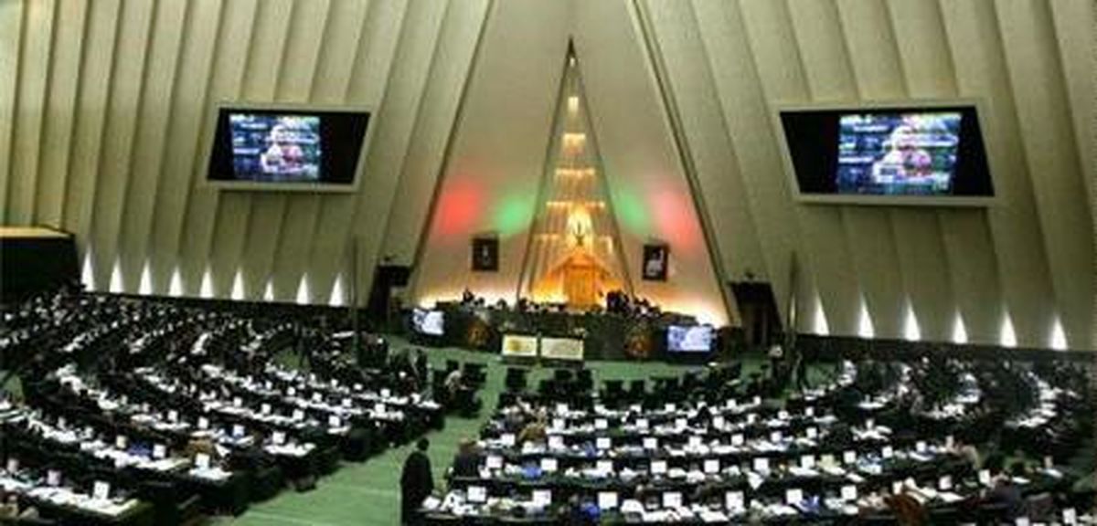 روزنامه اصلاح‌طلب، مصوبه مهم مجلس در مورد حقوق‌های نجومی را احساسی خواند